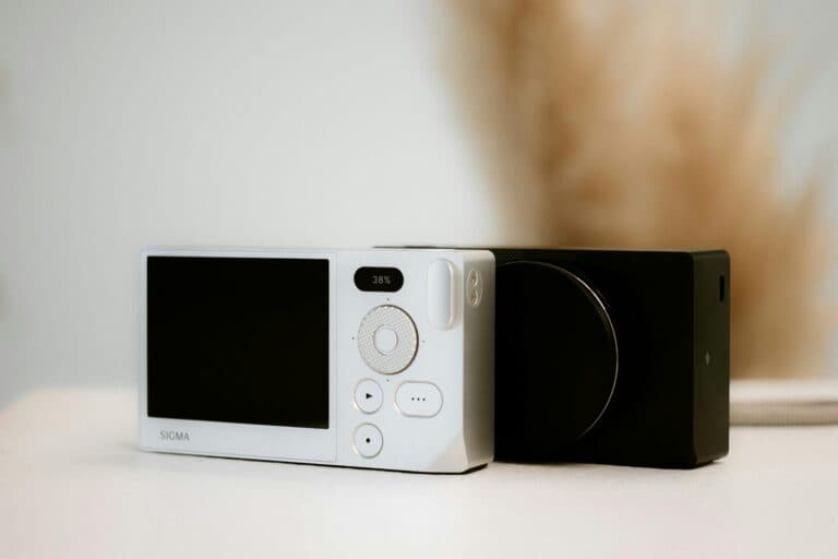 Compact Camera V2